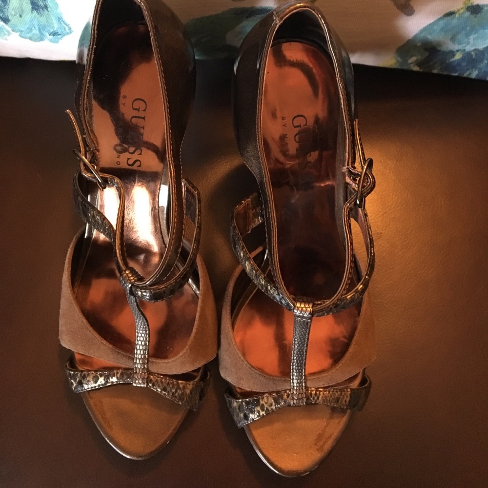 Sexy Guess heels 👠