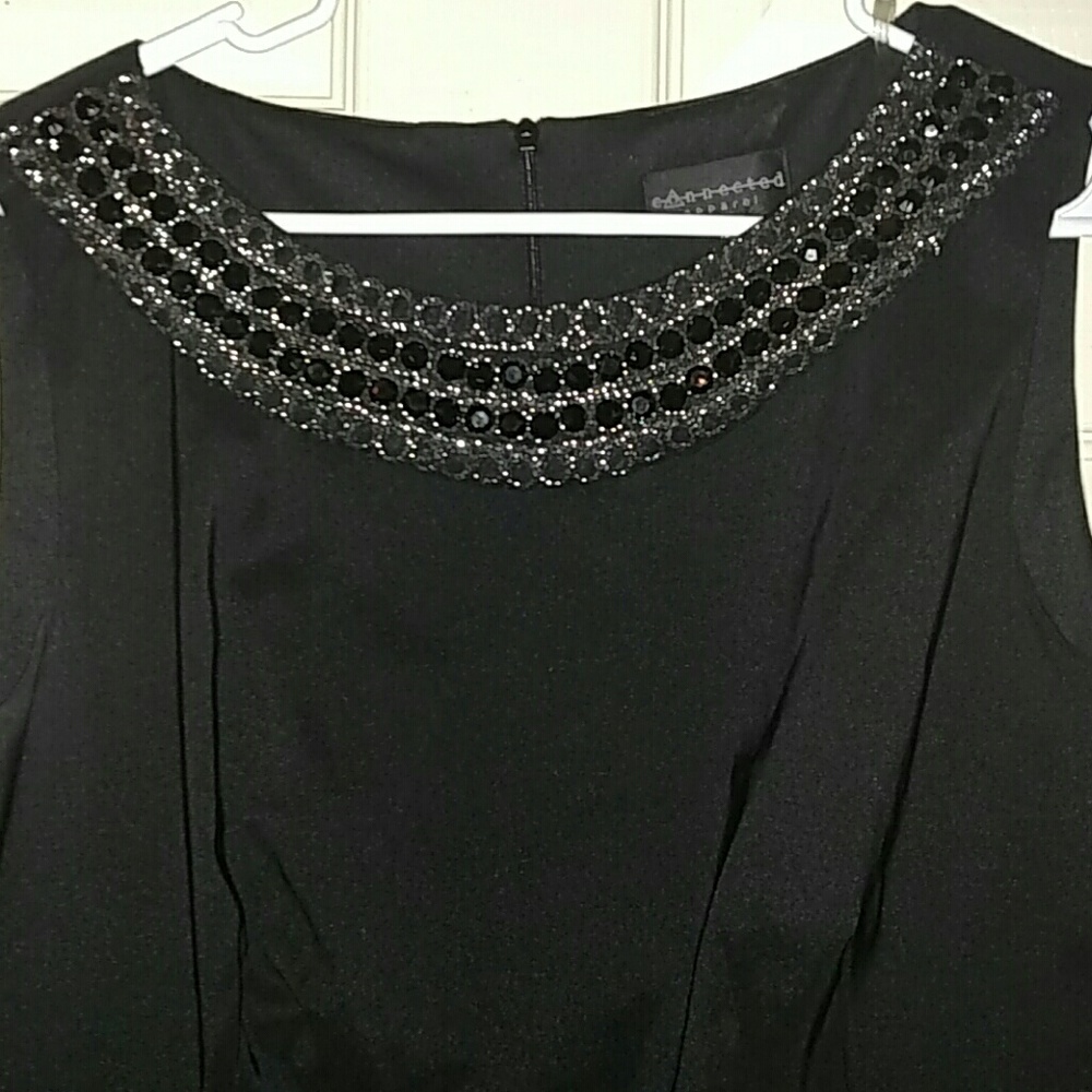 Dress - Picture 2 of 4