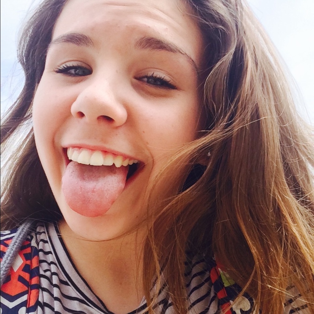 Meet your Posher, Mia