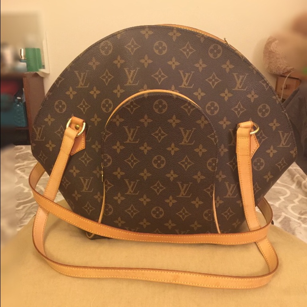 ***SOLD***Louis Vuitton Ellipse preowned