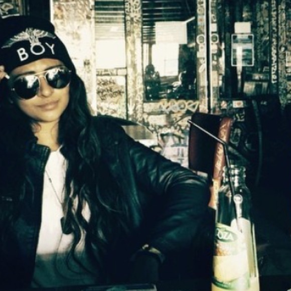 ACCEPTING ALL OFFERS : HOST PICK Fall Favorites Boy London Beanie - Picture 5 of 5