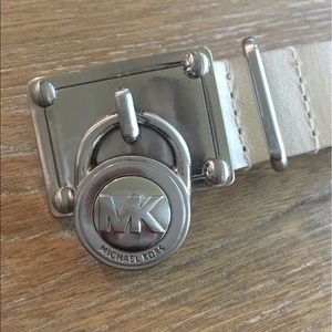 Michael Kors Small Nude/Bage Leather Belt