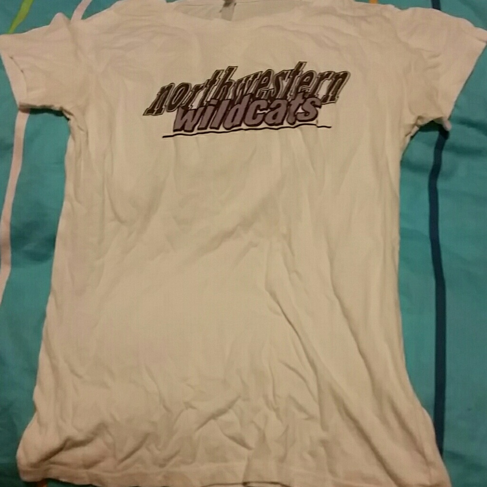 Fitted women's Northwestern University tee