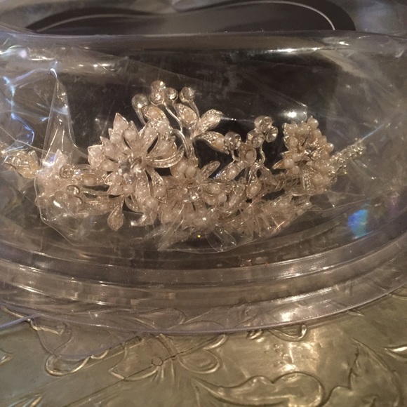 NWT David\'s Bridal Rhinestone Headband main image 5