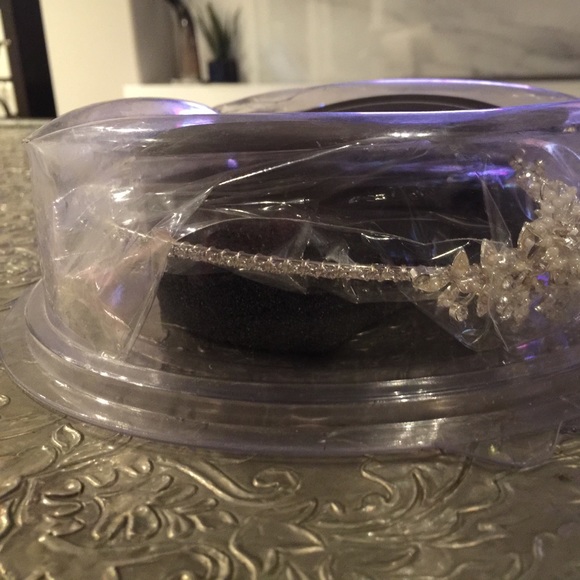 NWT David\'s Bridal Rhinestone Headband