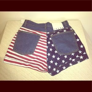 Printed denim shorts