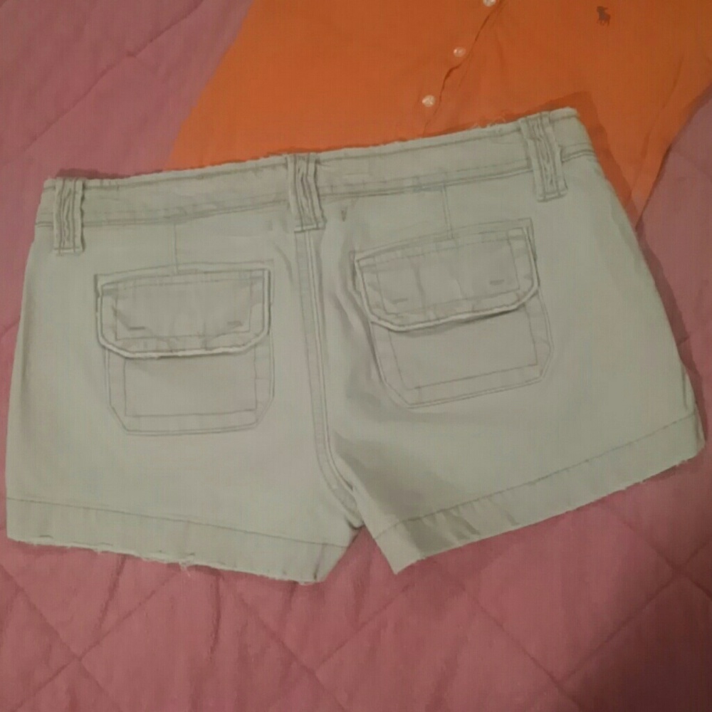 Shorts - Picture 2 of 3