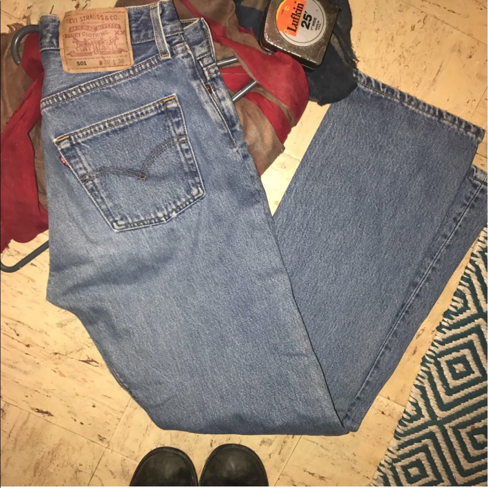 🚫SOLD🚫 🔥VINTAGE 501 LEVIS 🔥 SZ 28
