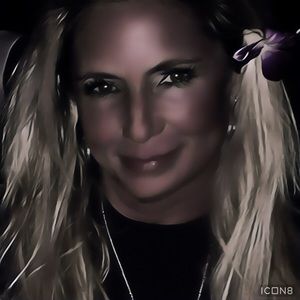 Meet your Posher, Venessa