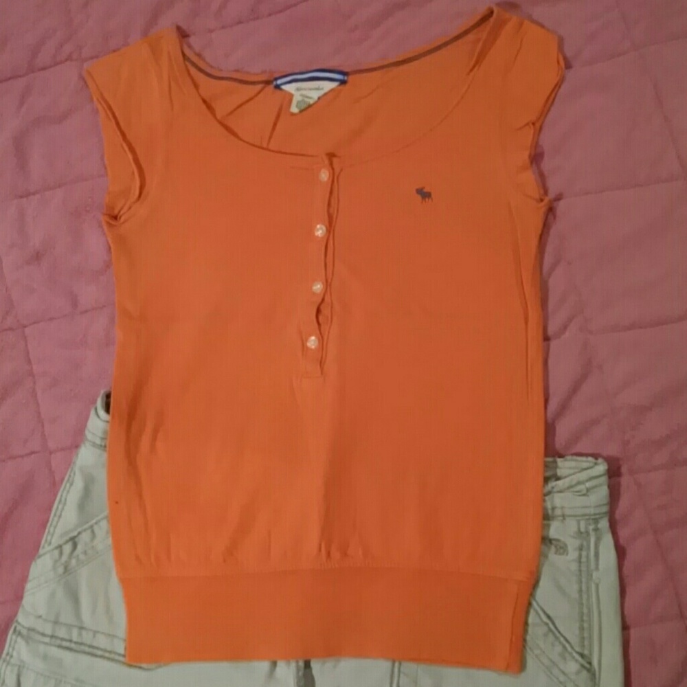 T-shirt - Picture 2 of 3