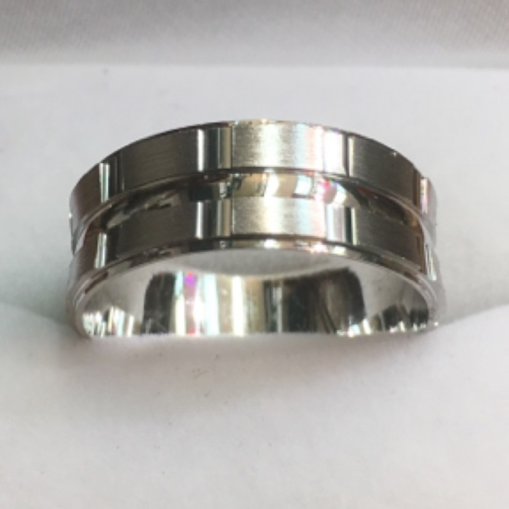 New wedding band diamond cut silver ring size - 8