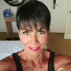 Meet your Posher, Debbie