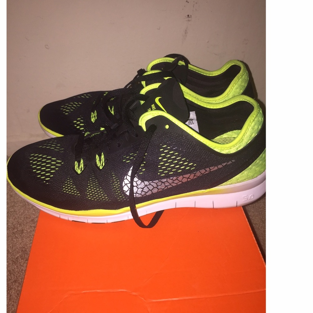 Nike tennis shoes
