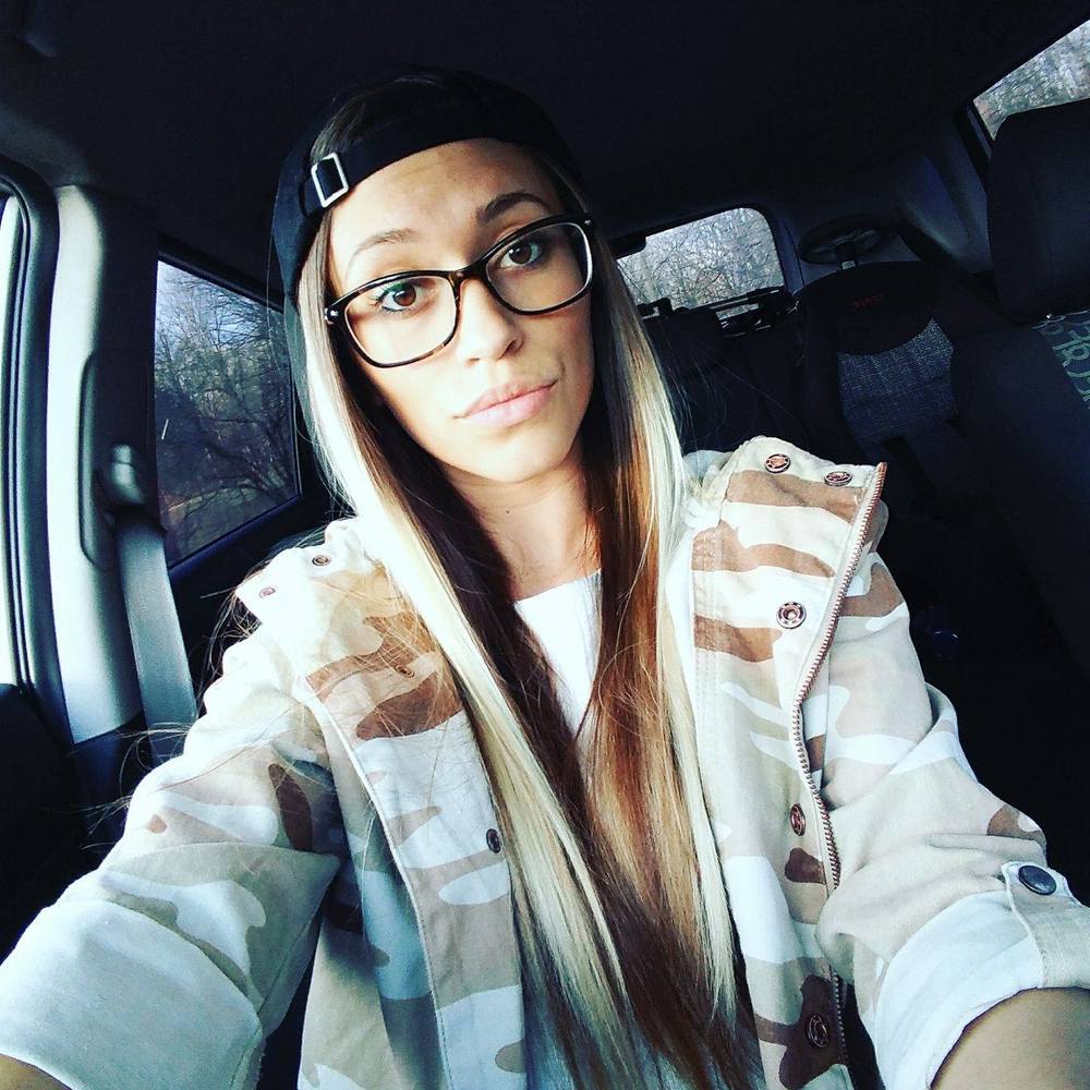 Meet your Posher, Courtney