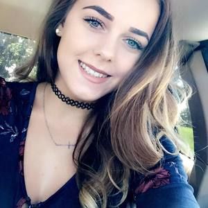 Meet your Posher, Alyssa