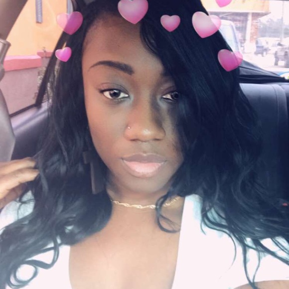 Meet your Posher, Jerina - Picture 3 of 4