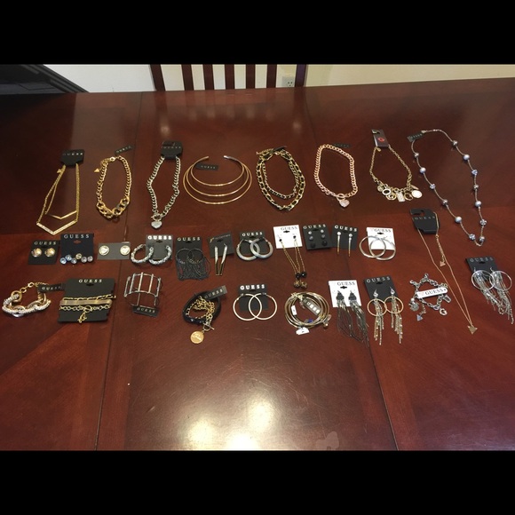 Guess Accessories - Picture 3 of 4