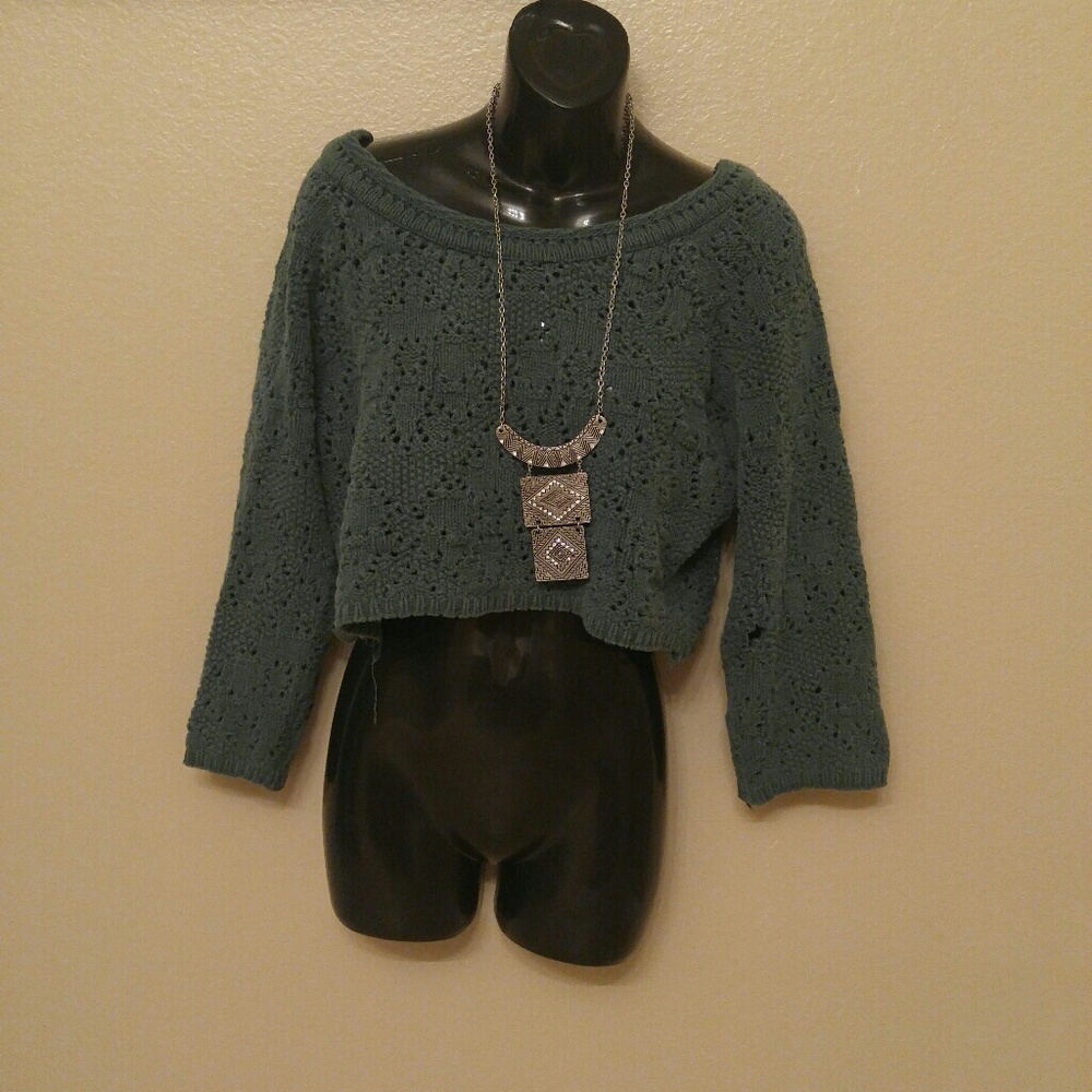 Long sleeve crochet top