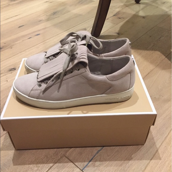 Micheal Kors Lavendar Sneakers - Picture 2 of 4