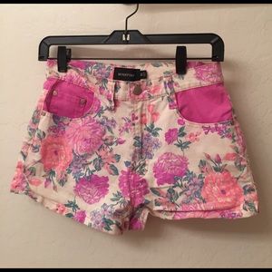 MINKPINK high waisted floral short size M
