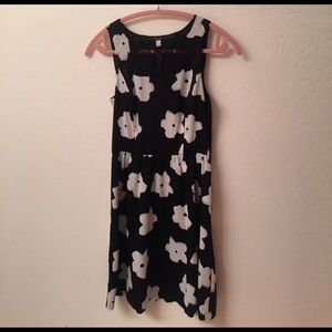 Kensie XS A-Line floral print black & white dress