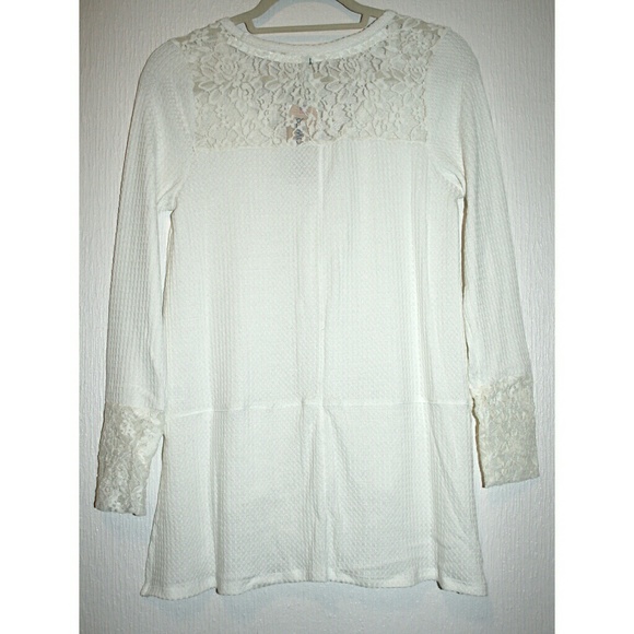 High-Low Thermal w/ Lace Back & Cuffs NWT - Picture 6 of 7