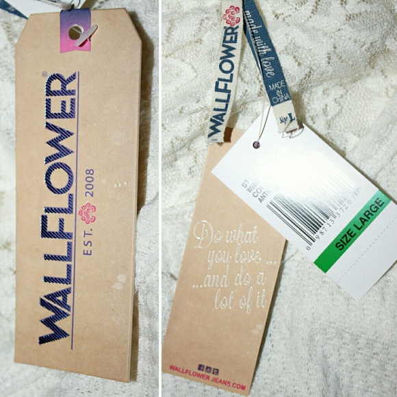 High-Low Thermal w/ Lace Back & Cuffs NWT - Picture 7 of 7