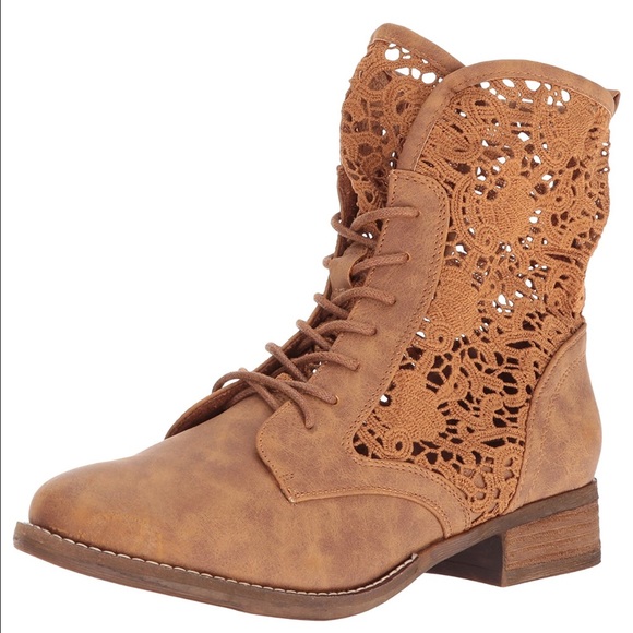 NIB Tan Lace Up Embroidery Combat Moto Boot - Picture 4 of 5
