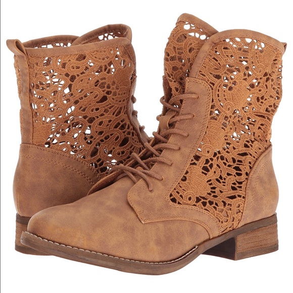 NIB Tan Lace Up Embroidery Combat Moto Boot - Picture 5 of 5
