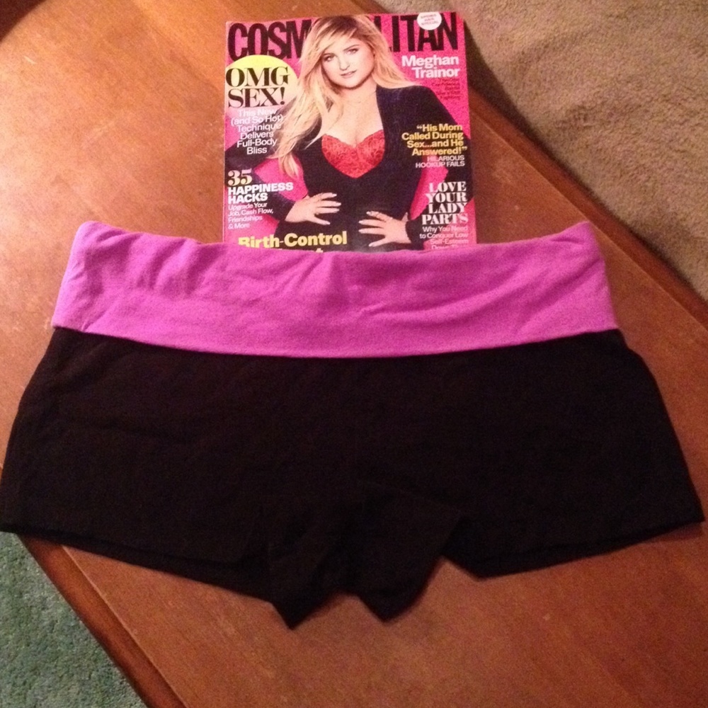 Black/purple fold over short shorts L 11-13
