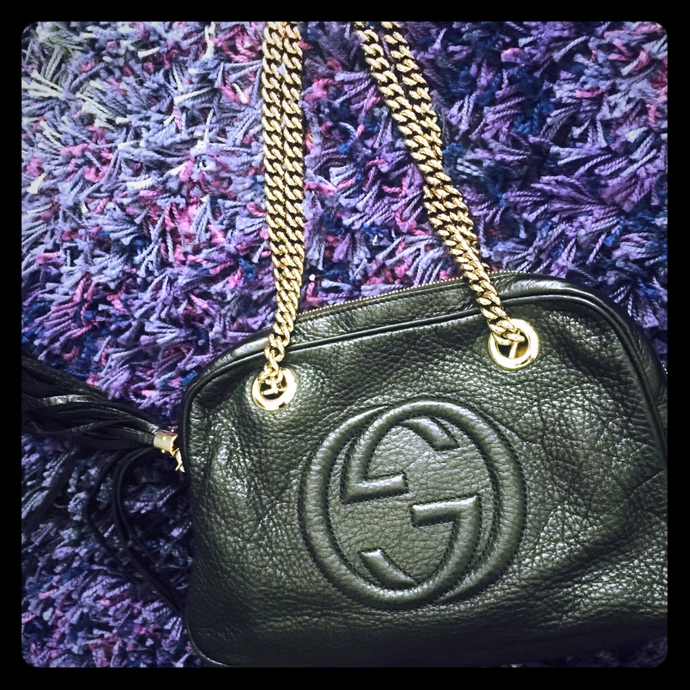 Gucci authentic lamb black leather/soft-gold chain