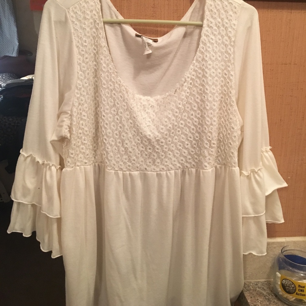 Crotchet detailed top cream colored