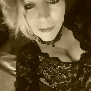 Meet your Posher, Mona