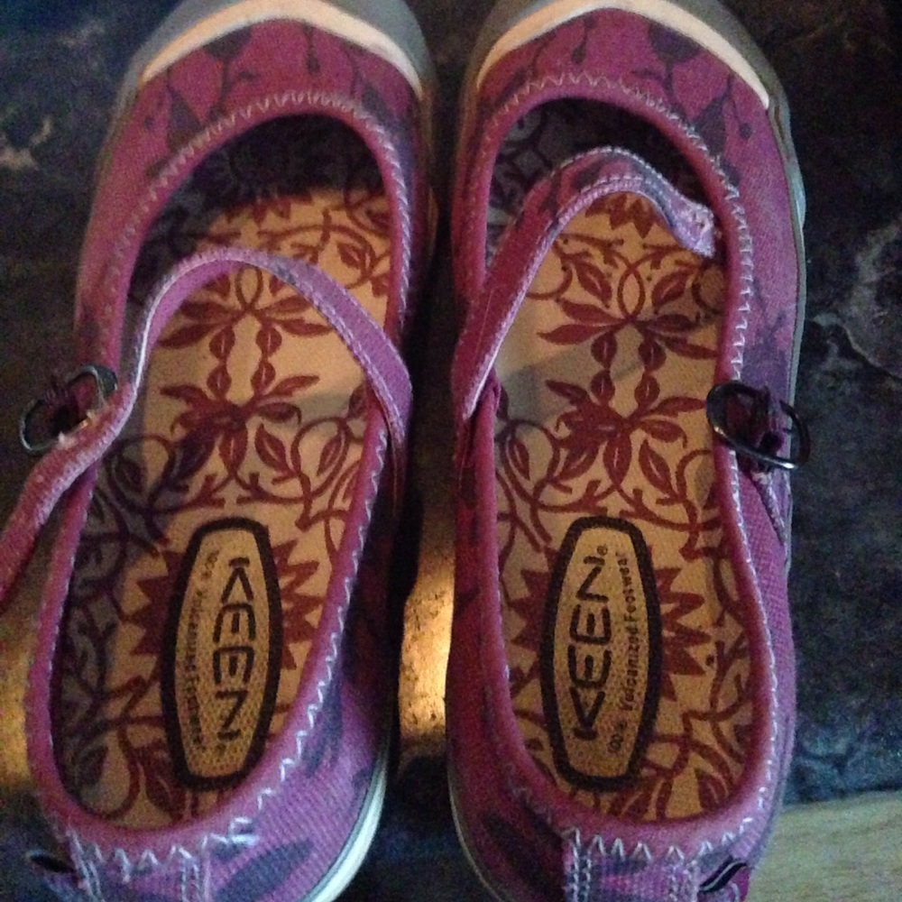 Keen shoes size 7.5
