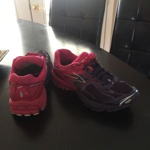 Women's BROOKS Ombré Sneakers size 8
