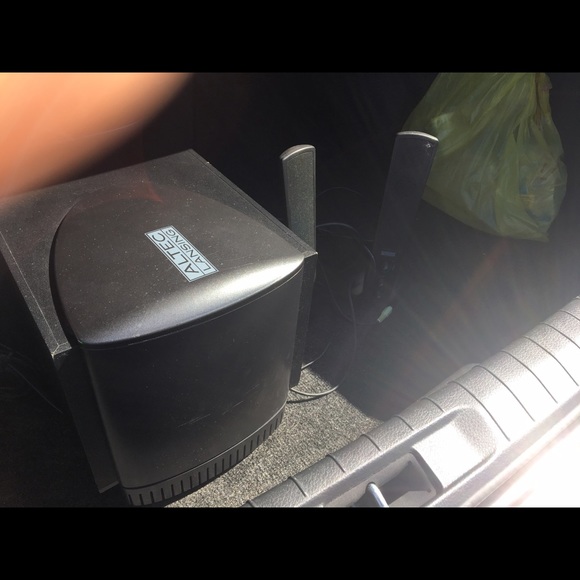 Computer Surround sound system - Picture 2 of 3