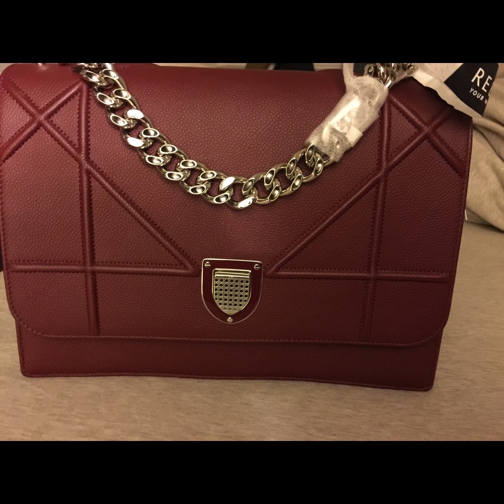 Diorama satchel