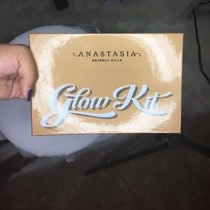 Anastasia Glow Kit