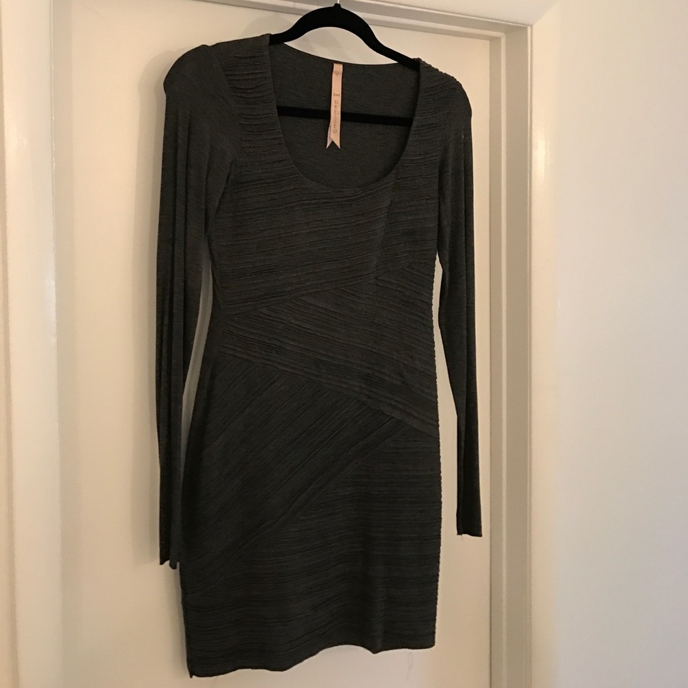 B44 grey fitted long sleeve dress - small