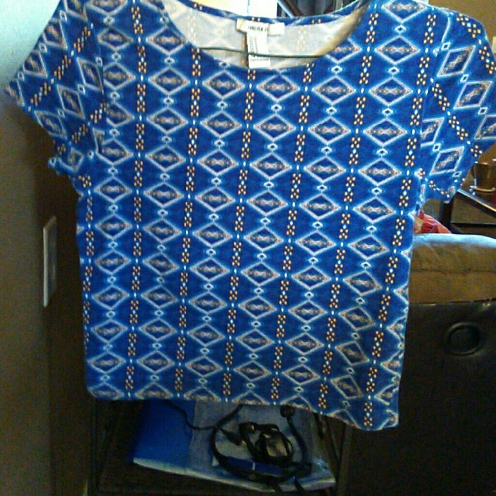 Forever 21 stretchy blue tribal print crop top Med