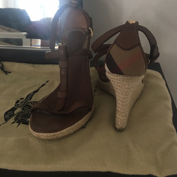Burberry Espadrilles/wedges in like new condition! - Picture 2 of 6