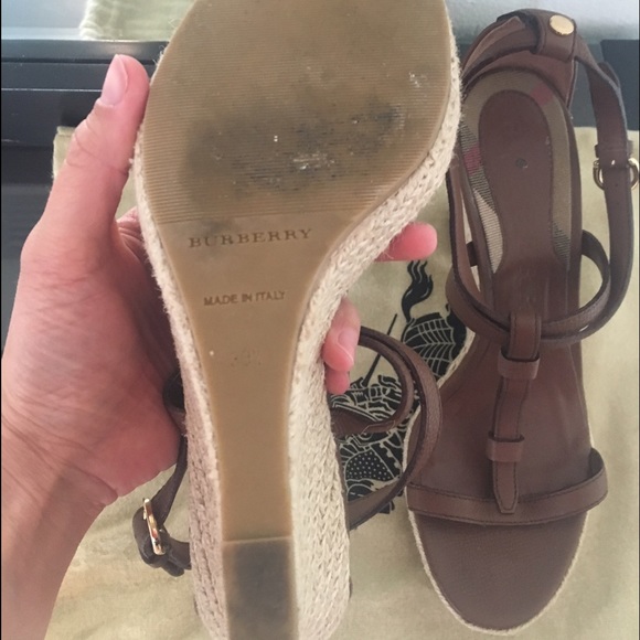 Burberry Espadrilles/wedges in like new condition! - Picture 5 of 6