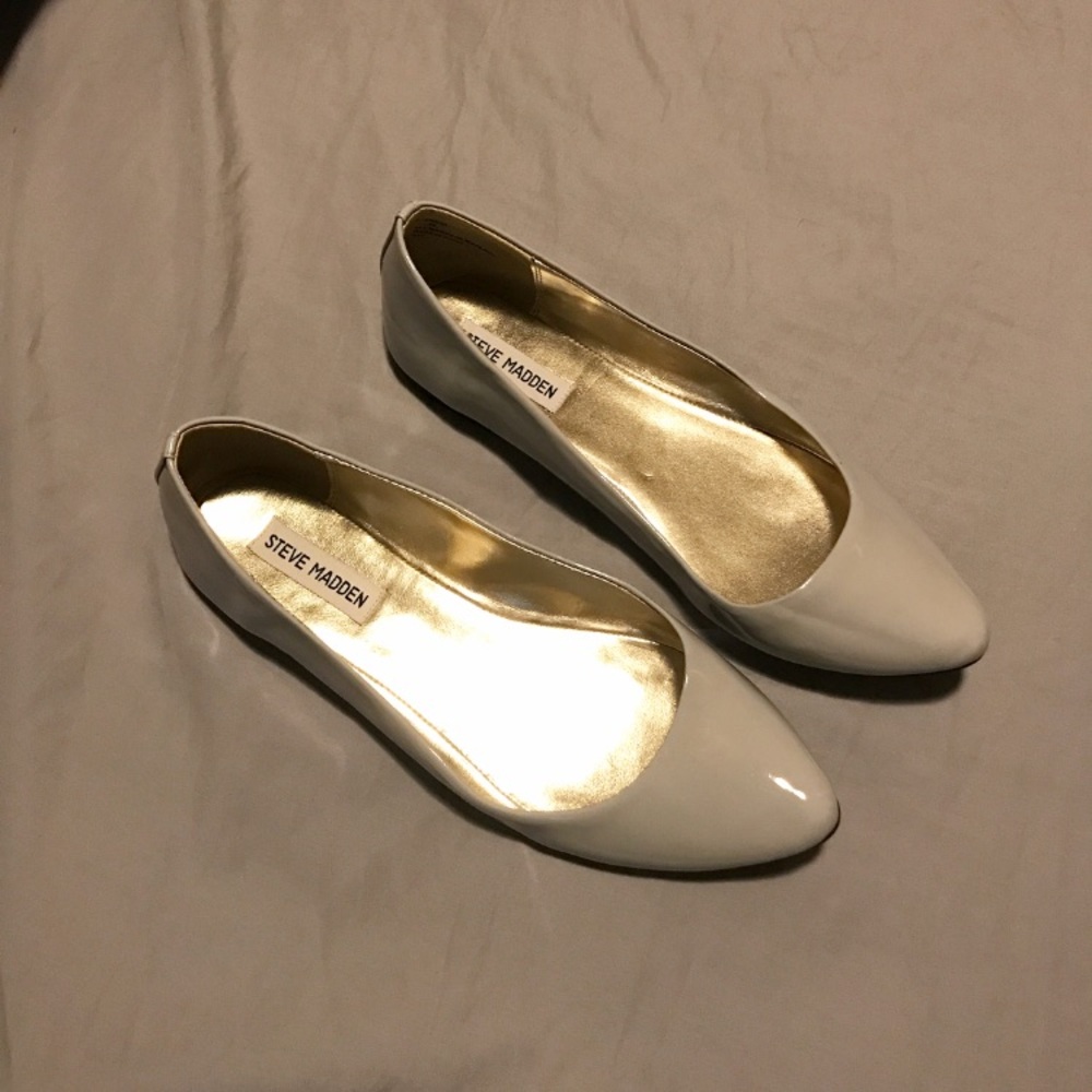 Stylish Grey Steve Madden Flats
