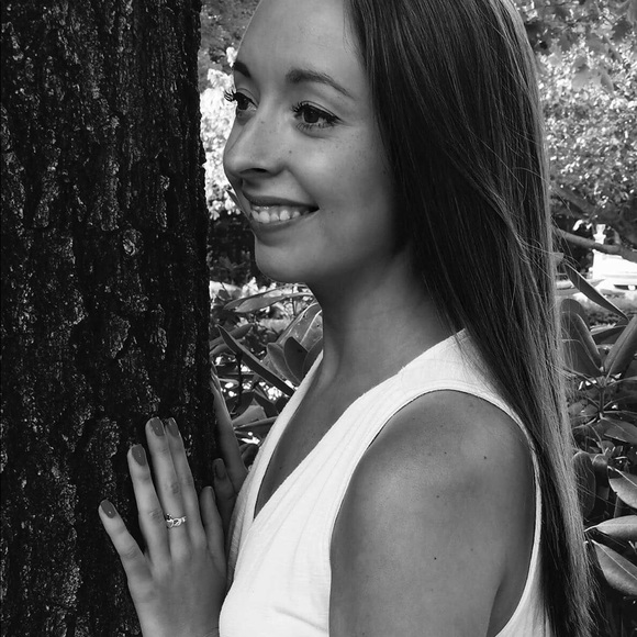 Meet Your Posher - Picture 3 of 4