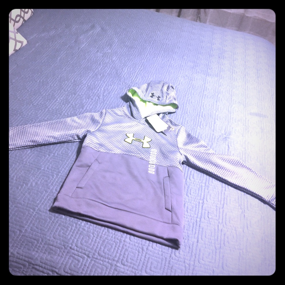 Boys Under Armour sweatshirt