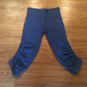 Lululemon Free to Flow Crop