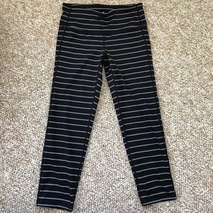 Athleta Chat Capri Yoga Pants