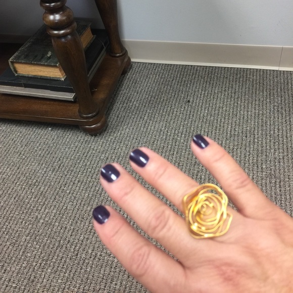 Sculptural Bold Gold Large Flower Ring,NWT sz 7