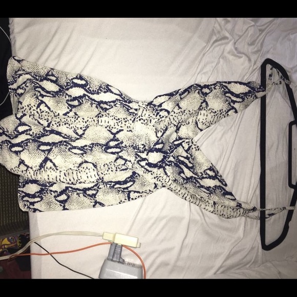 Sneak skin romper - Picture 1 of 2