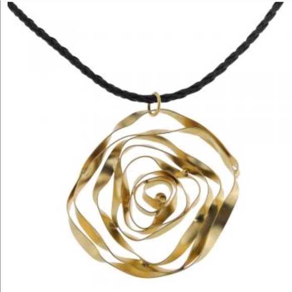 Zzan Jewelry Artisan Bold Gold Rolled Rose Necklace On Leather